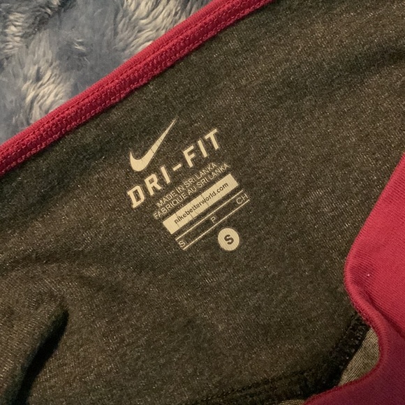 Woman’s Nike yoga pants size small - Picture 5 of 5